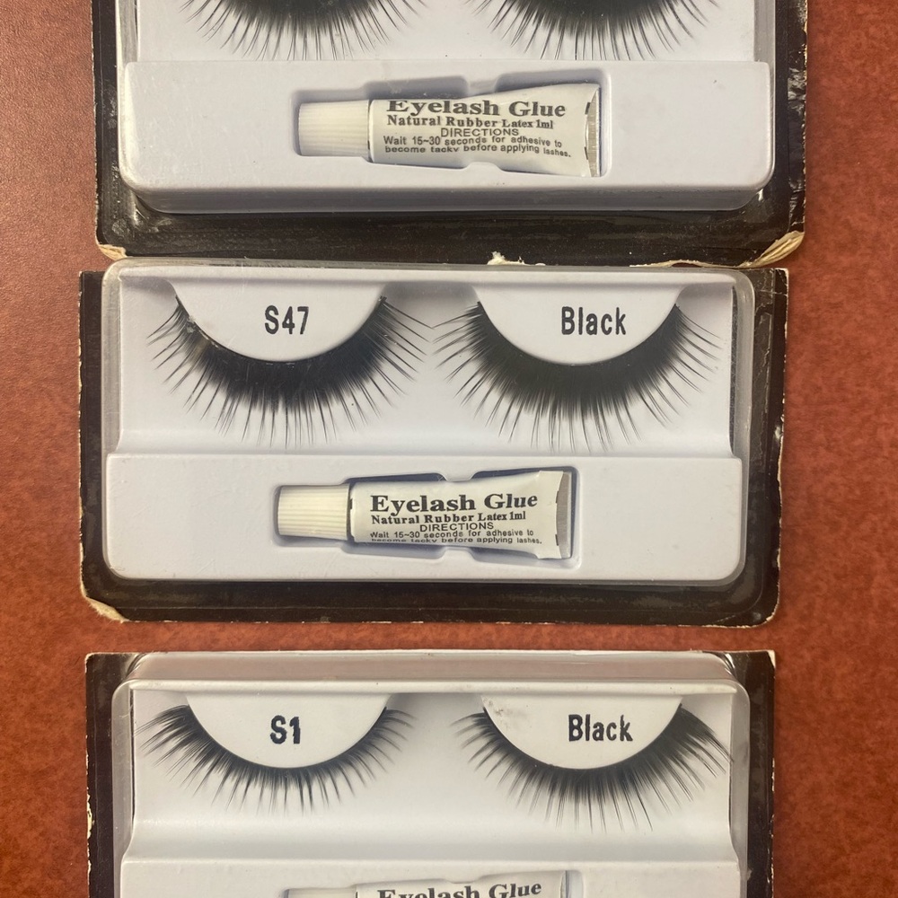 Black False Eyelashes with Glue